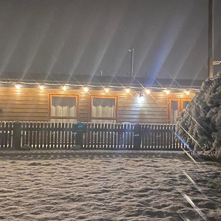 Fairview Farm Holiday Accommodation 14 Luxury Lodges, Cabins, Dog Friendly, Suitable For Couples, Families And Groups, Wedding Guests , Corporate Events, Sleeps 2-65 Guests In Ravenshead, Nottingham Near Sherwood Forest, Set In 88 Acres Buitenkant foto