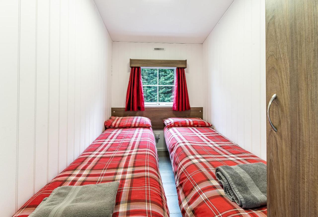 Fairview Farm Holiday Accommodation 14 Luxury Lodges, Cabins, Dog Friendly, Suitable For Couples, Families And Groups, Wedding Guests , Corporate Events, Sleeps 2-65 Guests In Ravenshead, Nottingham Near Sherwood Forest, Set In 88 Acres Buitenkant foto