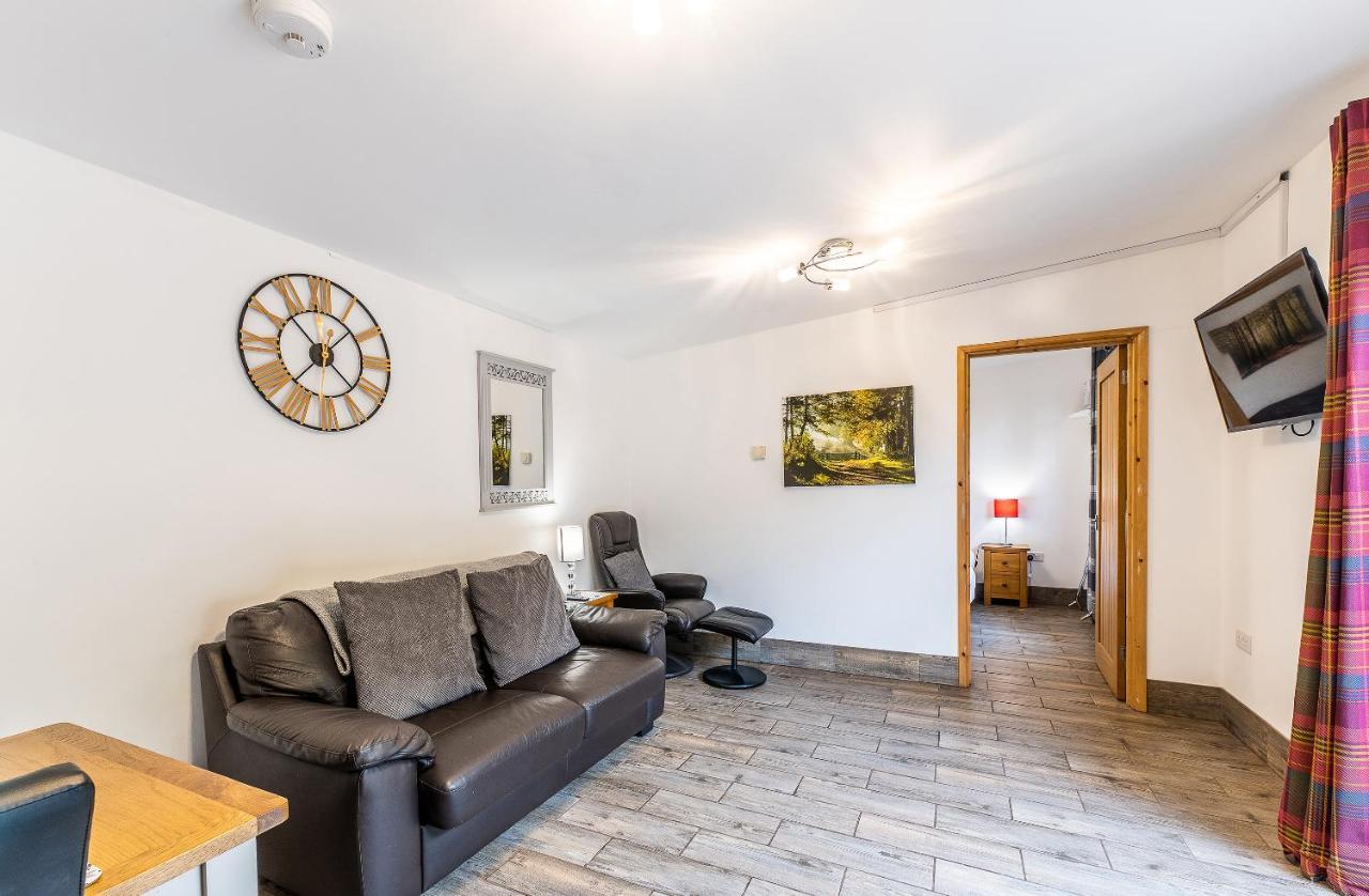 Fairview Farm Holiday Accommodation 14 Luxury Lodges, Cabins, Dog Friendly, Suitable For Couples, Families And Groups, Wedding Guests , Corporate Events, Sleeps 2-65 Guests In Ravenshead, Nottingham Near Sherwood Forest, Set In 88 Acres Buitenkant foto
