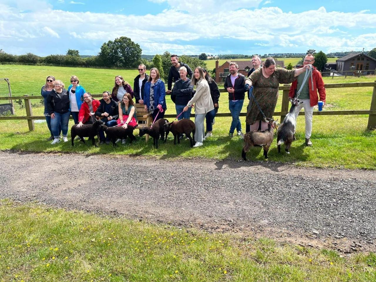 Fairview Farm Holiday Accommodation 14 Luxury Lodges, Cabins, Dog Friendly, Suitable For Couples, Families And Groups, Wedding Guests , Corporate Events, Sleeps 2-65 Guests In Ravenshead, Nottingham Near Sherwood Forest, Set In 88 Acres Buitenkant foto