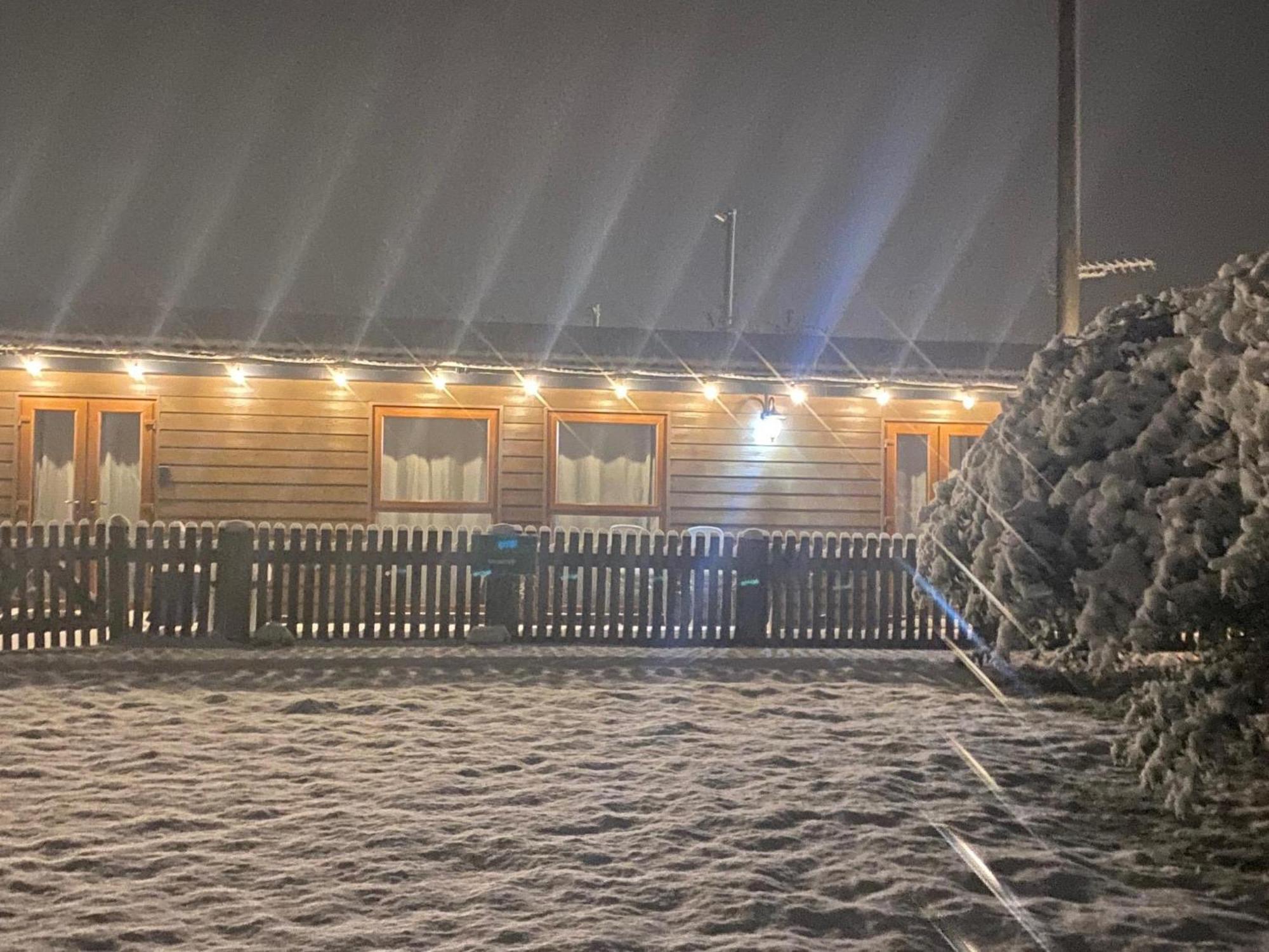 Fairview Farm Holiday Accommodation 14 Luxury Lodges, Cabins, Dog Friendly, Suitable For Couples, Families And Groups, Wedding Guests , Corporate Events, Sleeps 2-65 Guests In Ravenshead, Nottingham Near Sherwood Forest, Set In 88 Acres Buitenkant foto