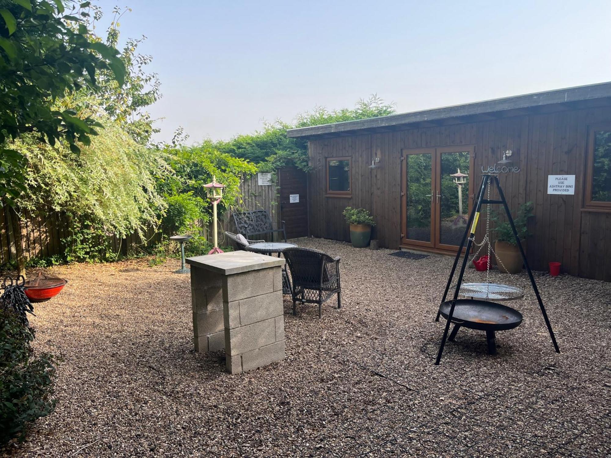 Fairview Farm Holiday Accommodation 14 Luxury Lodges, Cabins, Dog Friendly, Suitable For Couples, Families And Groups, Wedding Guests , Corporate Events, Sleeps 2-65 Guests In Ravenshead, Nottingham Near Sherwood Forest, Set In 88 Acres Buitenkant foto