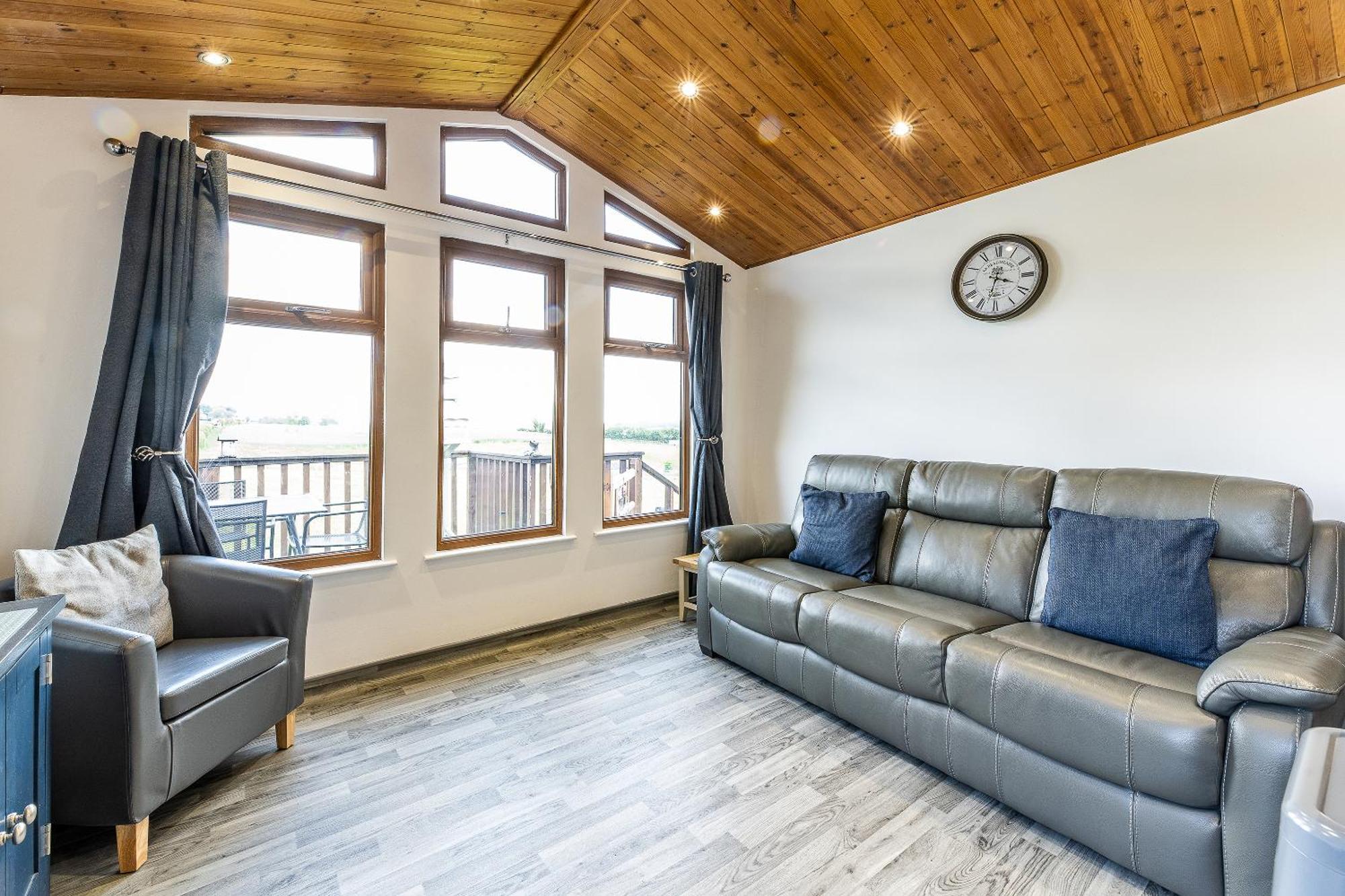 Fairview Farm Holiday Accommodation 14 Luxury Lodges, Cabins, Dog Friendly, Suitable For Couples, Families And Groups, Wedding Guests , Corporate Events, Sleeps 2-65 Guests In Ravenshead, Nottingham Near Sherwood Forest, Set In 88 Acres Buitenkant foto